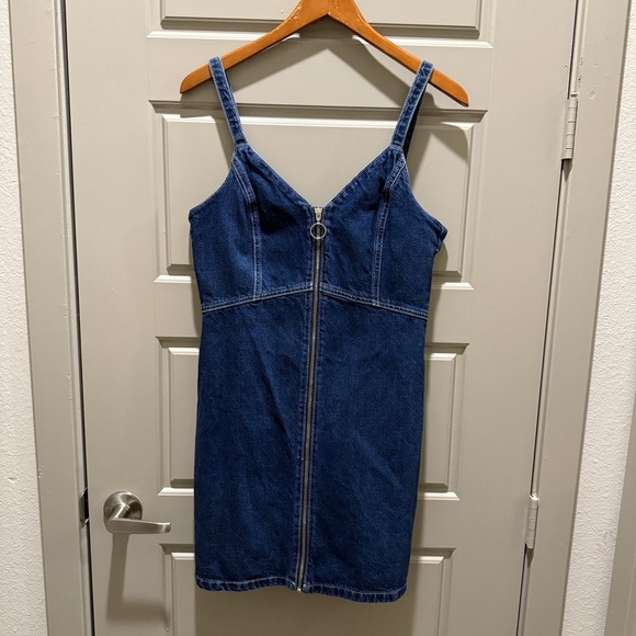 Topshop Dresses & Skirts - TOPSHOP MOTO Zip Front Denim Dress in Indigo Size 8 Bodycon Mini V-Neck EUC